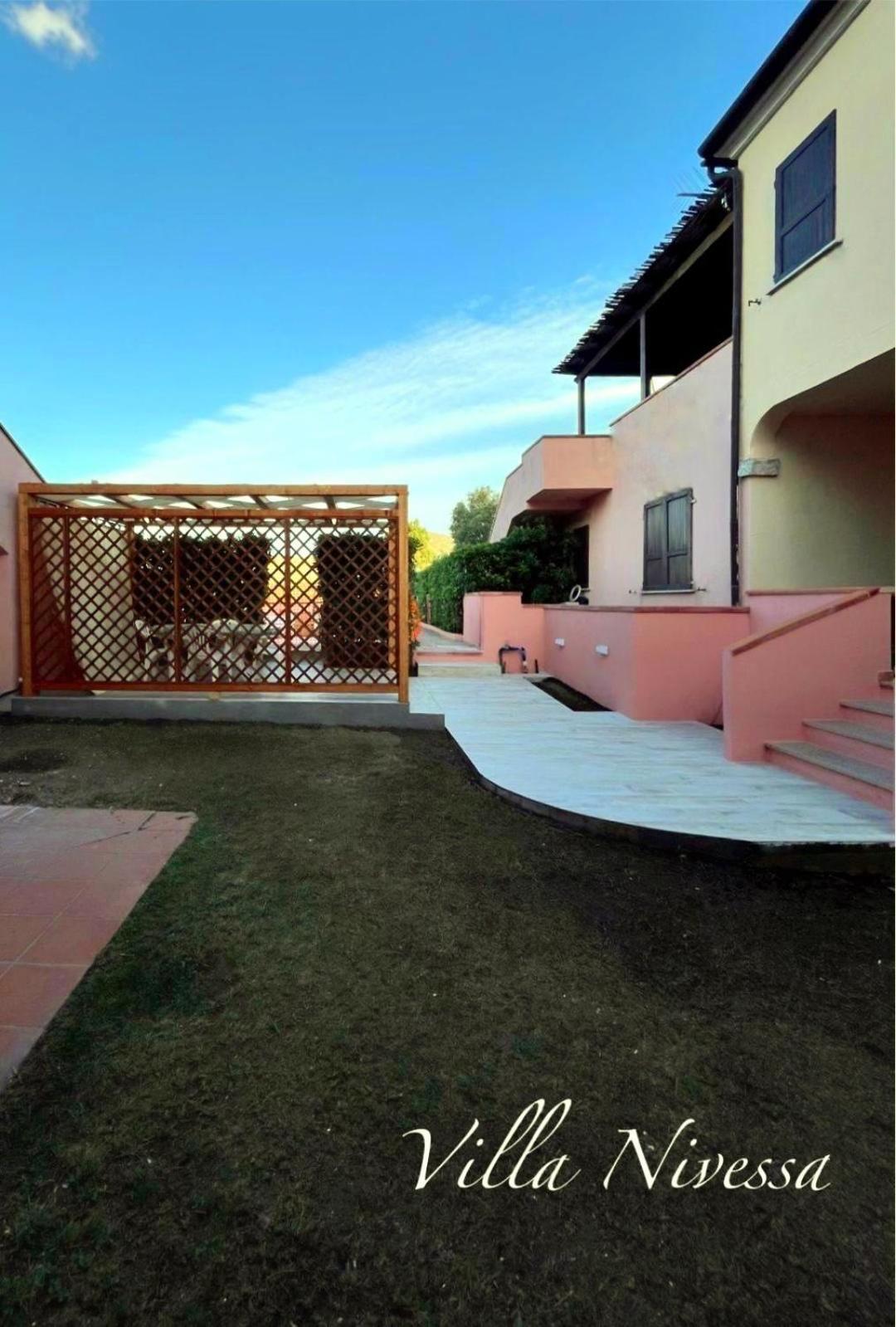 Villa Nivessa San Teodoro  Buitenkant foto
